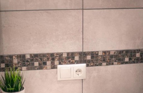 Ukmerge Apartment | Discover Laurentroom Center: Pet-Friendly with Family Amenities