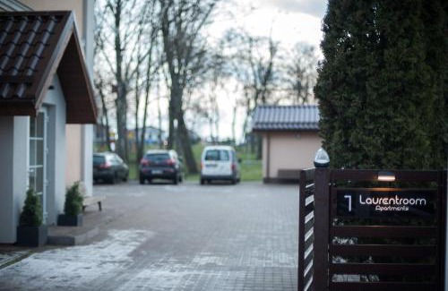 Ukmerge Apartment | Pet Friendly Laurentroom Park&Fountain - 10/10 Guest Rated