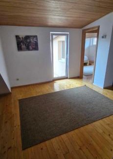Ukmerge House | Pet-Friendly Laurentroom Townhouse - Rated 9.4/10 by Guests