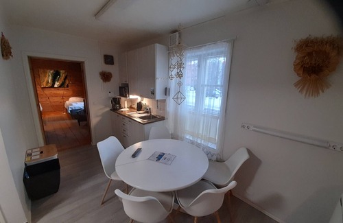 Rovaniemi Apartment | Historic LAURI Log House Manor with Family-Friendly Perks