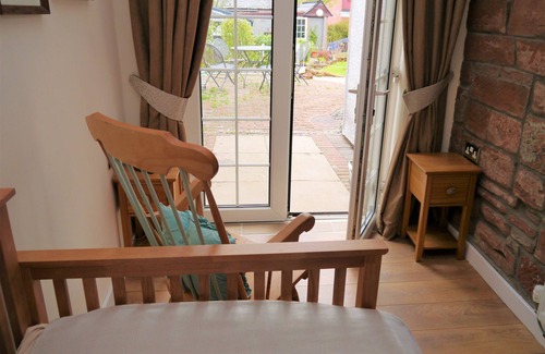 Dumfries Cottage | Laurieknowe Coach House: Family-Friendly Cottage with Breakfast