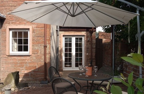 Dumfries Cottage | Laurieknowe Coach House: Family-Friendly Cottage with Breakfast