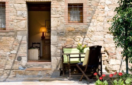 Castellina in Chianti Apartment | Cozy LAURO Apartment with Garden and Kitchen Amenities