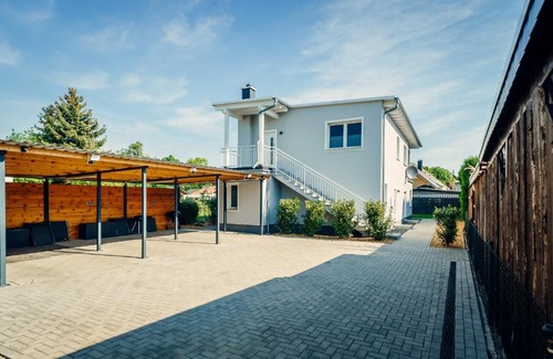 Groskoschen Apartment | Experience Lausitzer Edelquartier: 4-Star Oceanfront Retreat