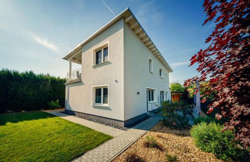 Groskoschen Apartment | Experience Lausitzer Edelquartier: 4-Star Oceanfront Retreat