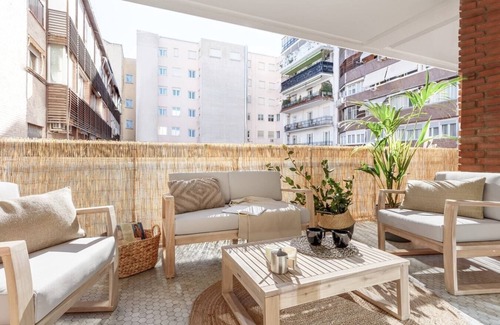 Almagro Apartment | Discover Laut: Cozy 3 Bedrooms with Terrace in Almagro
