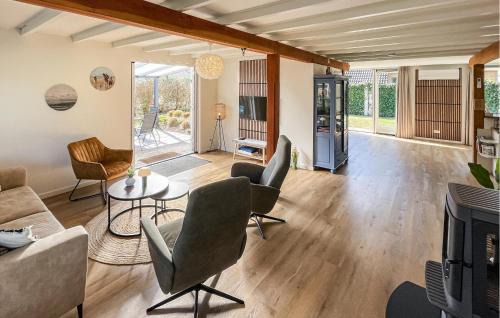 Lauwersoog House | Explore Family-Friendly Comfort at Lauwersrust, 4-Star Retreat