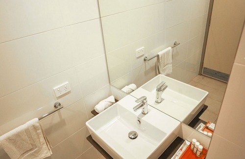 Apia Hotel | Relax at Lava Hotel Apia: 4-Star Comfort with Pool Access