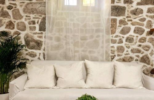 Mandraki Apartment | Experience Oceanfront Bliss at Lava House, Rated 8.7/10