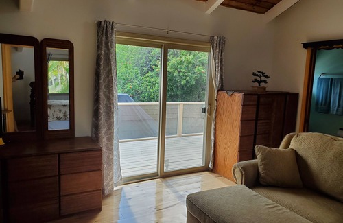 Mark Twain Apartment | Oceanfront Relaxation at Lava Java Inn on Kau Coast