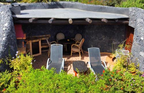 La Asomada Apartment | Relaxing Casa Lava with Ocean View & Beautiful Garden