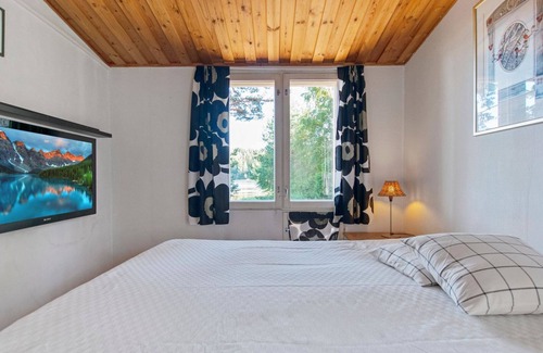 Hameenkyro House | Relaxing Retreat at Lavajärvi by Interhome with Spa & Lake View