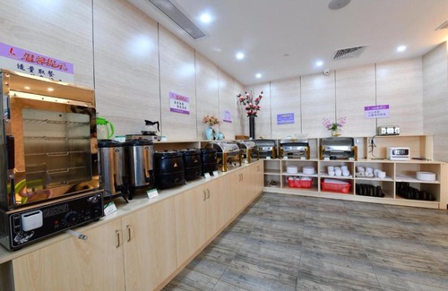 Huiyang Hotel | Discover Lavande Hotel at Huizhou High-Speed Railway