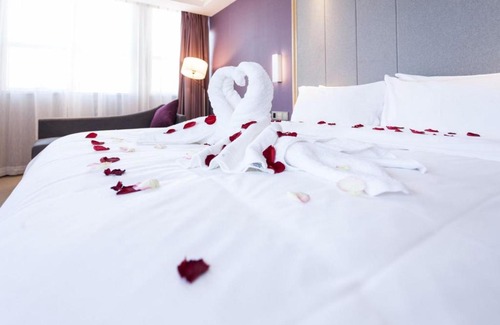 Donggang District Hotel | Family-Friendly Stays at Lavande Hotel Rizhao Xinshi District