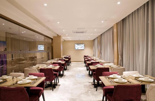 Longhua District Hotel | Discover Lavande Hotels Near Shenzhen North Railway Station