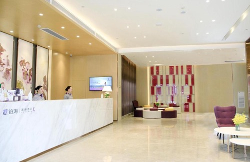Longhua District Hotel | Convenient Stay at Lavande Hotels near Shenzhen North Station