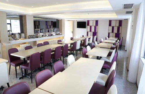 Buji Hotel | Convenient Stay at Lavande Hotels Shenzhen North Station