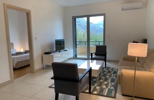 Donji Morinj Apartment | Lavender Bay Apartment B23: Oceanfront Bliss with Pool