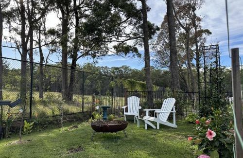 St. Georges Basin House | Discover Lavender Cottage: Family and Pet-Friendly Retreat