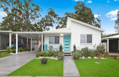 St. Georges Basin House | Discover Lavender Cottage: Family and Pet-Friendly Retreat