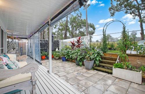 St. Georges Basin House | Discover Lavender Cottage: Family and Pet-Friendly Retreat