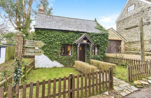 Arreton House | Inviting Lavender Cottage: Highly Rated & Pet-Friendly Stay