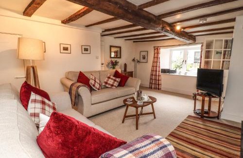 Sticklepath House | Relax at Lavender Cottage - 4-Star Child-Friendly Retreat