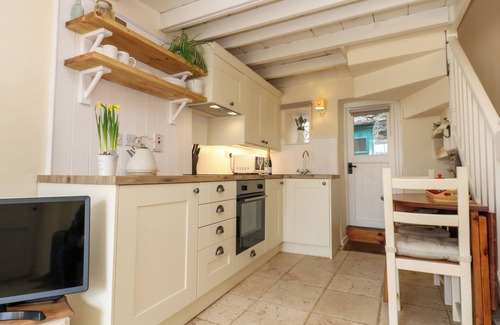 Askrigg Cottage | Charming Lavender Cottage: Pet-Friendly Getaway in Askrigg