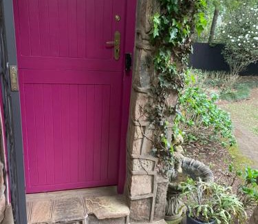 Hillcrest Apartment | Discover Lavender Cottage: 4-Star Family-Friendly Retreat