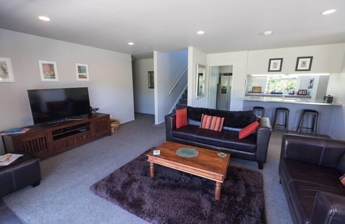 Riverhead Other | Lavender Hill: Guest Rated 10/10 with Family-Friendly Amenities