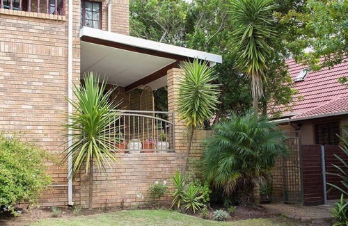 George House | Top-Rated Lavender Lane Guest House with Breakfast & Kitchen