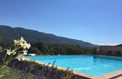 Cereste Villa | Idyllic Villa Mas du Luberon with Pool and Scenic Views