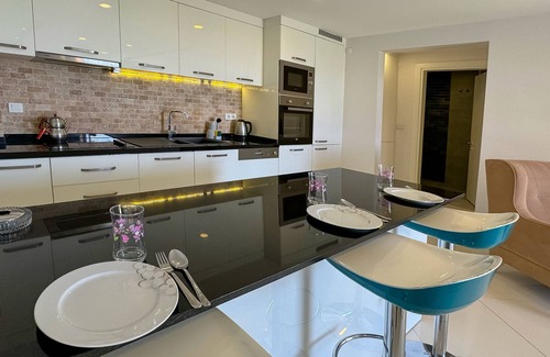 Kusadasi Apartment | Elegant Lavender Residence Poolside Apartment with Hot Tub