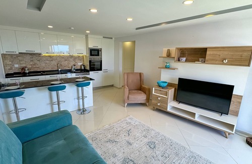 Kusadasi Apartment | Elegant Lavender Residence Poolside Apartment with Hot Tub