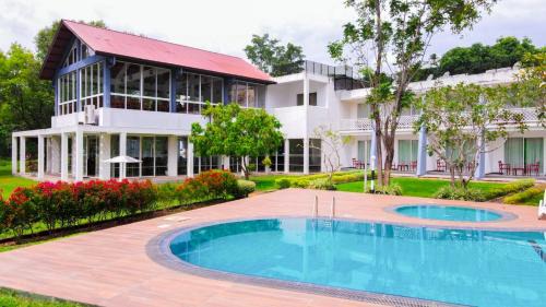 Wilgamuwa Hotel | Discover Lavendish Wild Safari: 4-Star Oceanfront Escape