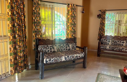 Adjumani Hotel | Lavic Country Resort Adjumani
