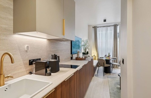 Grenelle Apartment | Lavie Maison : Hot Tub near Eiffel Tower