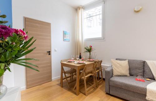 Gambetta Apartment | Relaxing Retreat at Lavie Maison with Hot Tub & Sauna
