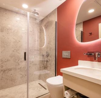 Cesme Hotel | Relax at LaVie Otel Çeşme: Oceanfront Pool & Spa Retreat