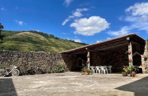 Vega de Pas Apartment | Experience Lavieja Panadería: Family-Friendly Rural Retreat
