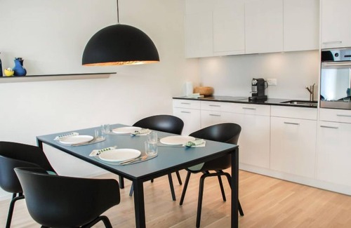 Locarno Apartment | Guest Rated 9.8: LaVille A-2-3 with Lake View & Spa