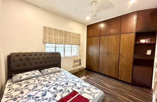 Ballygunge Apartment | Cozy 2BHK Apartment in Ballygunge with Daily Housekeeping