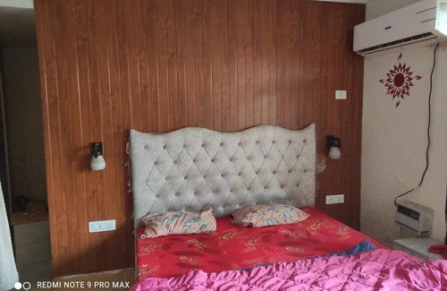 Mohali Apartment | Cozy 3BHK Flat with Wifi and Private Washroom