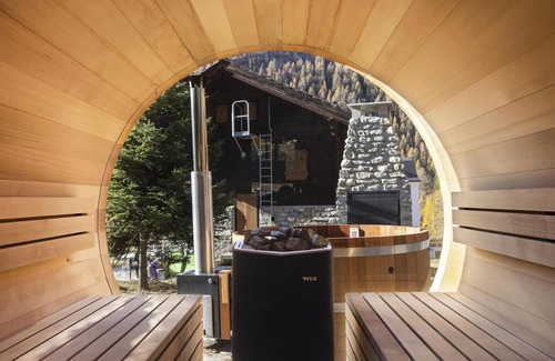 Zinal Apartment | Lavish apartment with sauna