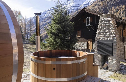 Zinal Apartment | Lavish apartment with sauna