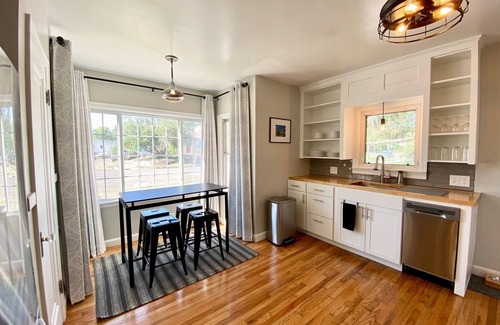 Cheyenne Apartment | Indulge in Luxury with Ocean Views and No Cleaning Fee!