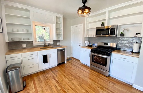 Cheyenne Apartment | Indulge in Luxury with Ocean Views and No Cleaning Fee!