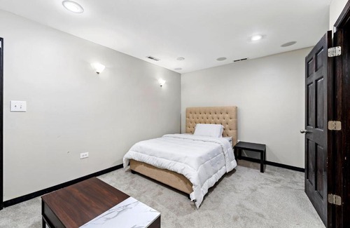 Grand Boulevard Apartment | Elegant Hotel Near Lake with Family-Friendly Amenities