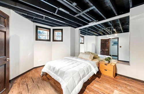 Grand Boulevard Apartment | Elegant Hotel Near Lake with Family-Friendly Amenities