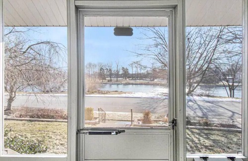 Mishawaka House | Riverside Retreat Steps from Notre Dame with Breakfast & Kitchen